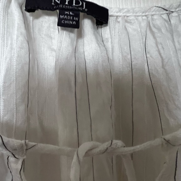 NYDJ shimmering white peasant top with camisole.  Never worn.  XL - Picture 3 of 4